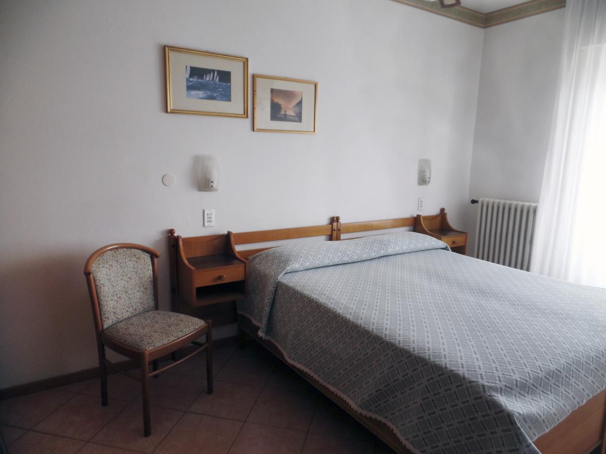 Piccolo Hotel Direkt Am See 브렌조네 술 가르다 외부 사진