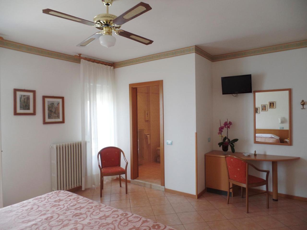 Piccolo Hotel Direkt Am See 브렌조네 술 가르다 외부 사진